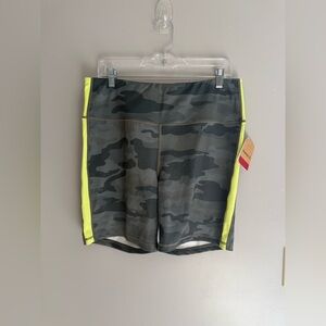 Reebok Camo Green Fitted High Rise Biker Shorts Womens SZ XL New Athletic Casual